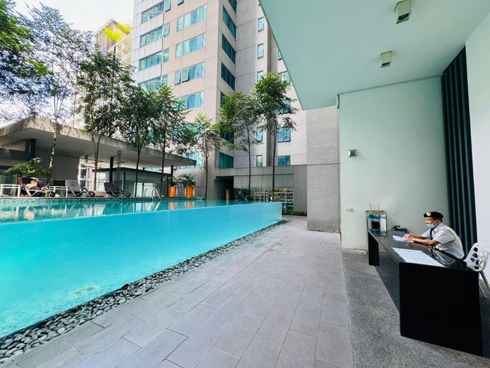 Summer Suites Klcc By Homestay Куала-Лумпур Екстер'єр фото