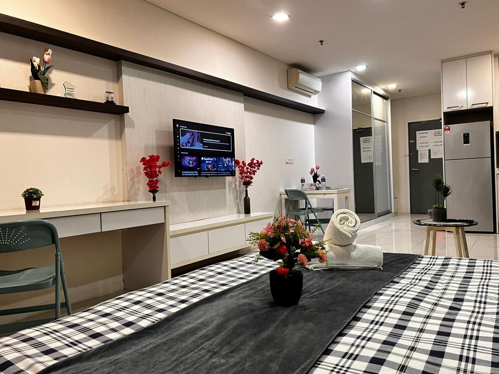 Summer Suites Klcc By Homestay Куала-Лумпур Екстер'єр фото