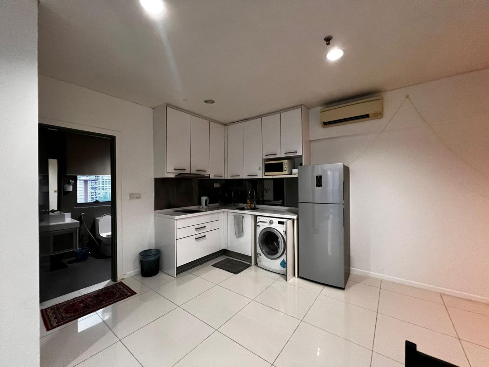 Summer Suites Klcc By Homestay Куала-Лумпур Екстер'єр фото