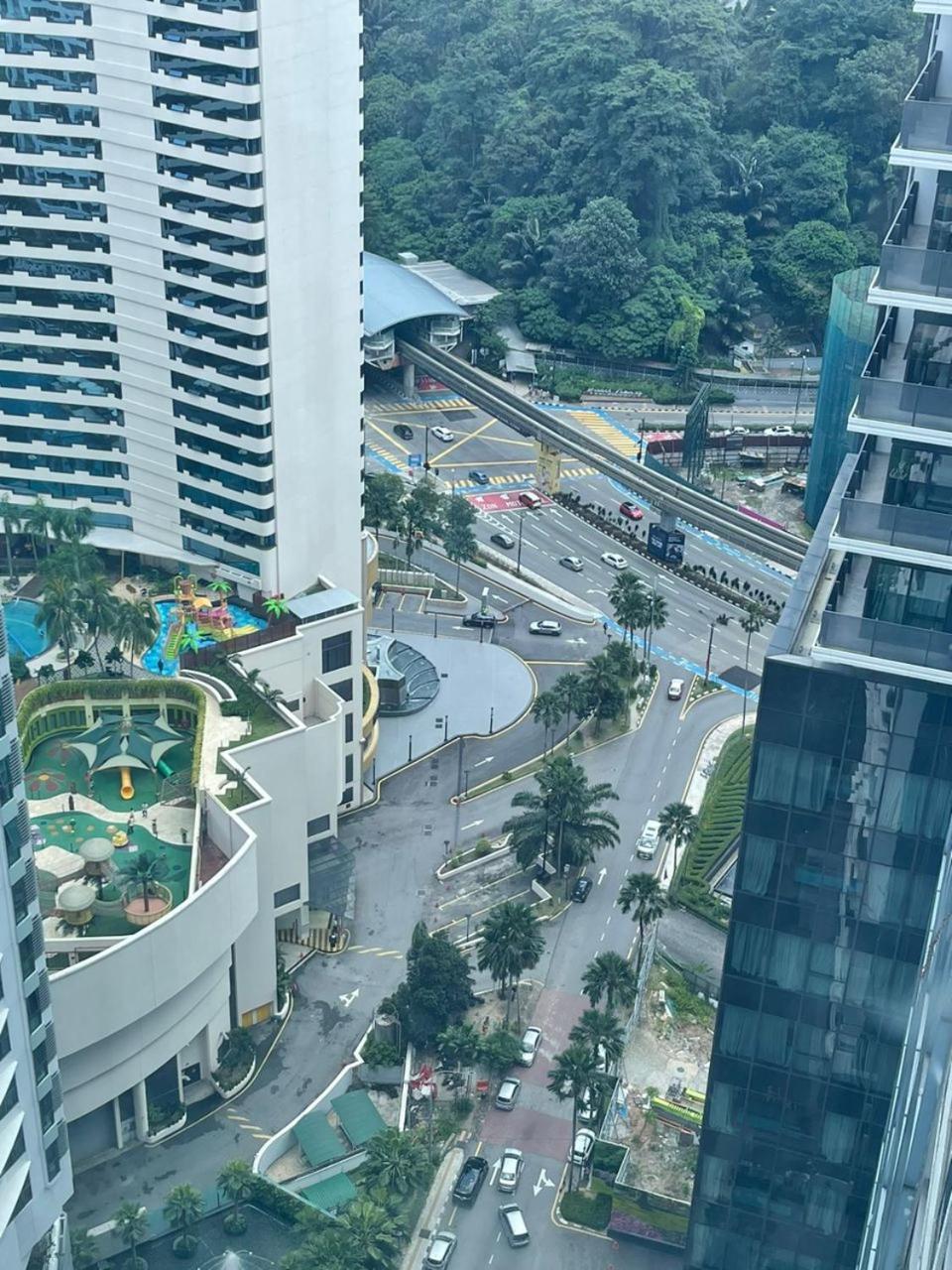 Summer Suites Klcc By Homestay Куала-Лумпур Екстер'єр фото